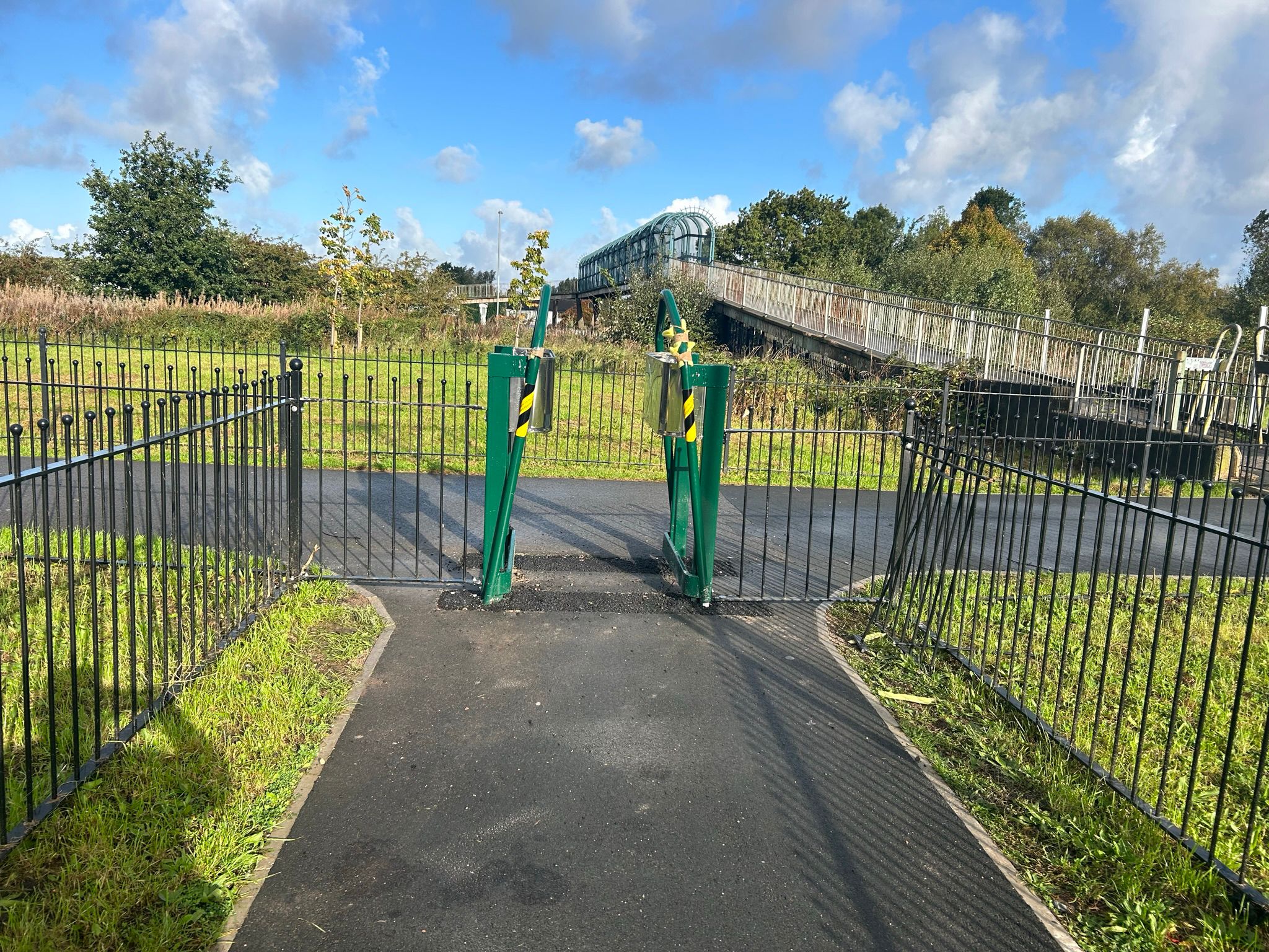 Commercial industrial fencing