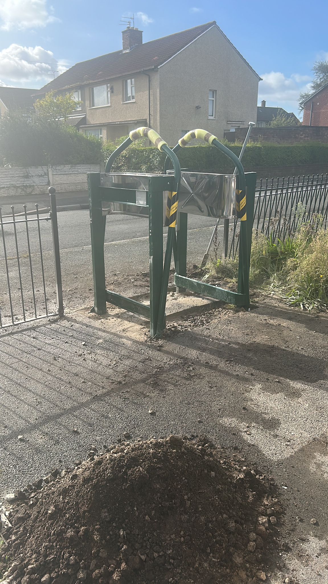 Commercial site fencing installation